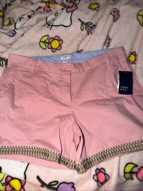 crown & ivy Pink High-Rise Women's Shorts with Olive Trim